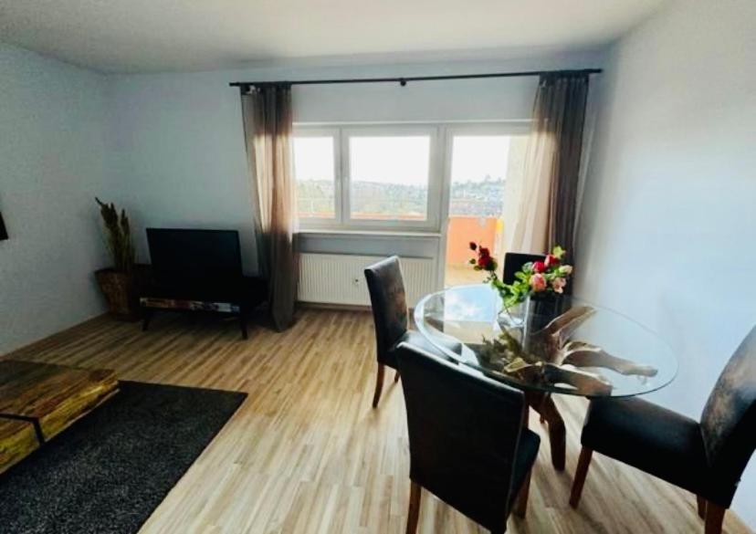 Apartamento Workation Adler Taunusblick , 3-4 Personen, Balkon, 2 Badezimmer, Riesen Kueche, Waschmachine, Viel Platz, Privatparkplatz Bad Soden am Taunus Exterior foto